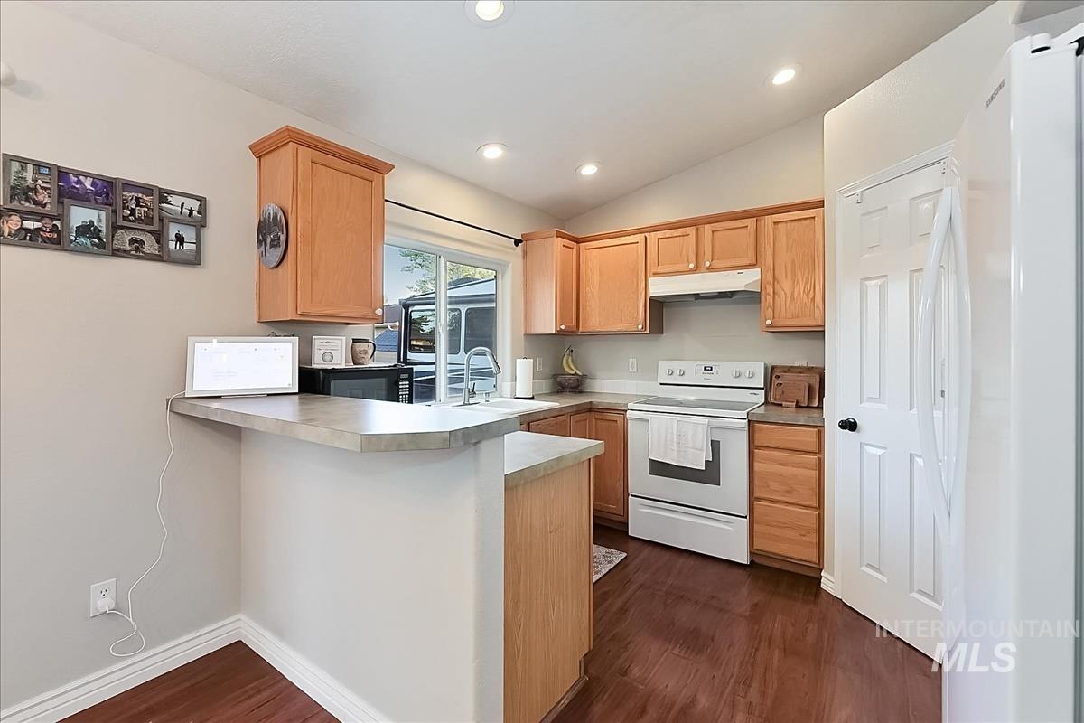 913 S Lily Court, Nampa, Idaho 83686-7062, 3 Bedrooms, 2.5 Bathrooms, Residential For Sale, Price $400,000,MLS 98990822