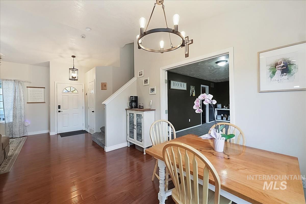 913 S Lily Court, Nampa, Idaho 83686-7062, 3 Bedrooms, 2.5 Bathrooms, Residential For Sale, Price $400,000,MLS 98990822