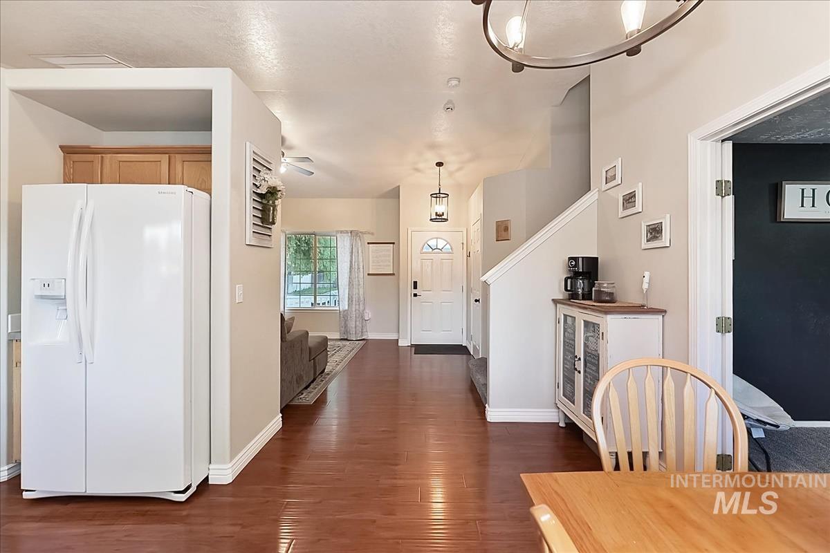 913 S Lily Court, Nampa, Idaho 83686-7062, 3 Bedrooms, 2.5 Bathrooms, Residential For Sale, Price $400,000,MLS 98990822
