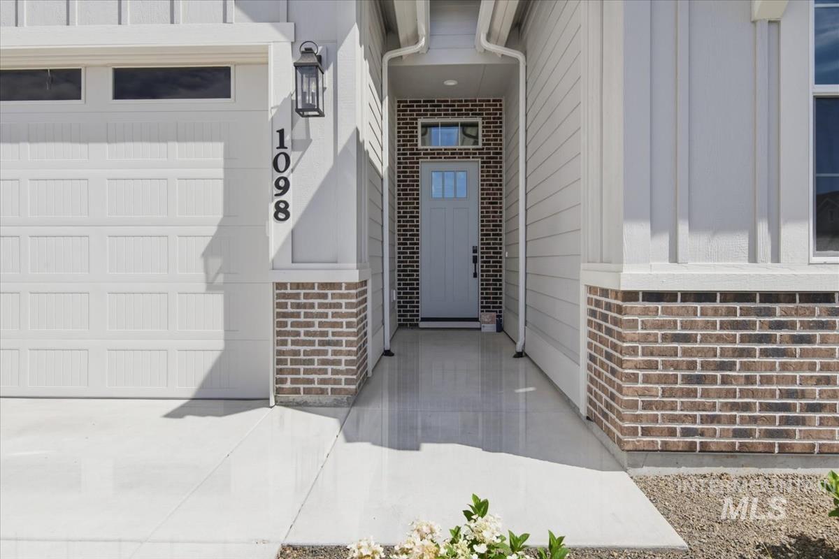 1098 E Escalation St, Meridian, Idaho 83642, 3 Bedrooms, 2.5 Bathrooms, Residential For Sale, Price $649,900, 98990823