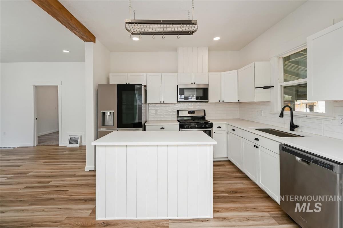 415 6th Ave S, Nampa, Idaho 83651, 3 Bedrooms, 2 Bathrooms, Residential For Sale, Price $435,000,MLS 98990824