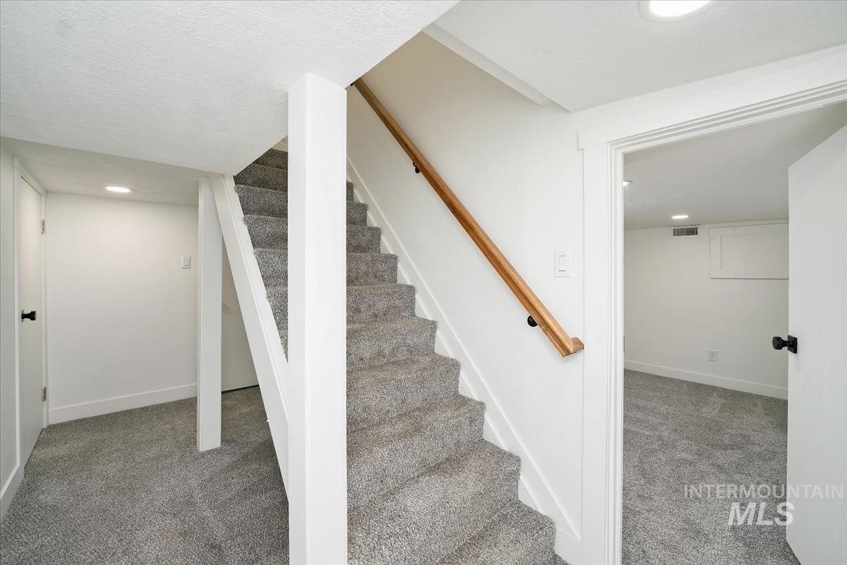 415 6th Ave S, Nampa, Idaho 83651, 3 Bedrooms, 2 Bathrooms, Residential For Sale, Price $435,000,MLS 98990824