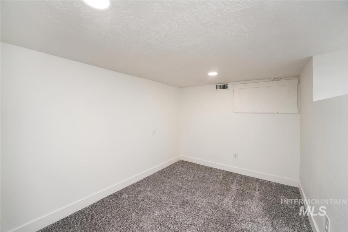 415 6th Ave S, Nampa, Idaho 83651, 3 Bedrooms, 2 Bathrooms, Residential For Sale, Price $435,000,MLS 98990824