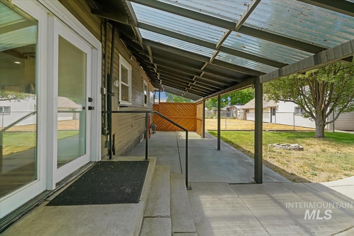415 6th Ave S, Nampa, Idaho 83651, 3 Bedrooms, 2 Bathrooms, Residential For Sale, Price $435,000,MLS 98990824