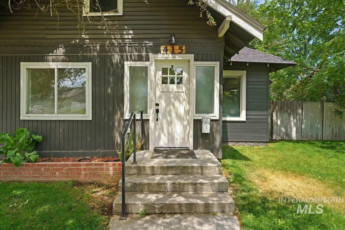 415 6th Ave S, Nampa, Idaho 83651, 3 Bedrooms, 2 Bathrooms, Residential For Sale, Price $435,000,MLS 98990824