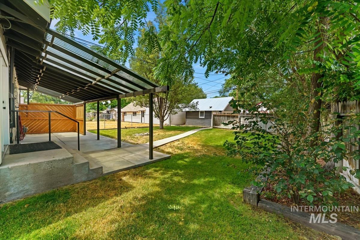 415 6th Ave S, Nampa, Idaho 83651, 3 Bedrooms, 2 Bathrooms, Residential For Sale, Price $435,000,MLS 98990824