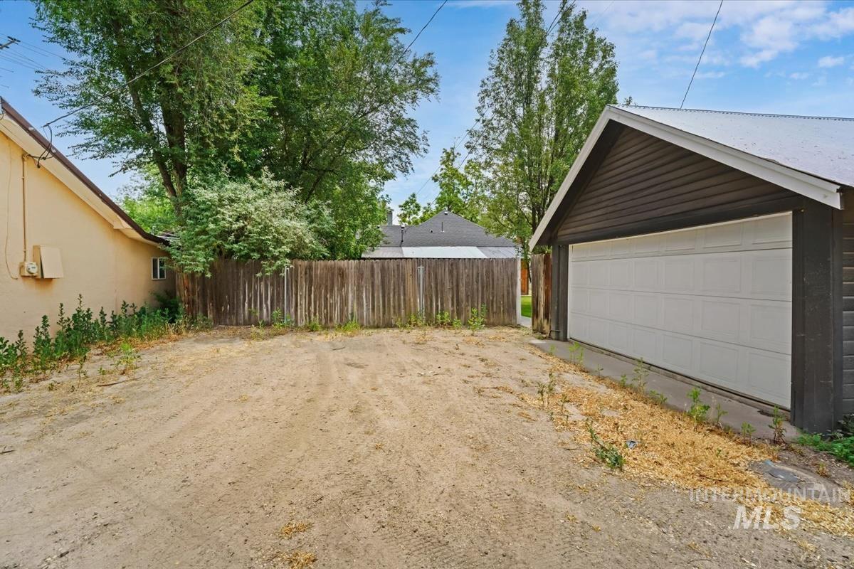 415 6th Ave S, Nampa, Idaho 83651, 3 Bedrooms, 2 Bathrooms, Residential For Sale, Price $435,000,MLS 98990824
