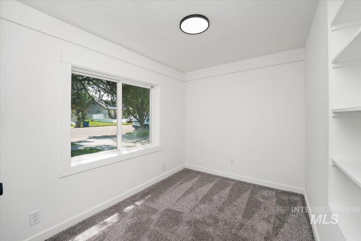 415 6th Ave S, Nampa, Idaho 83651, 3 Bedrooms, 2 Bathrooms, Residential For Sale, Price $435,000,MLS 98990824