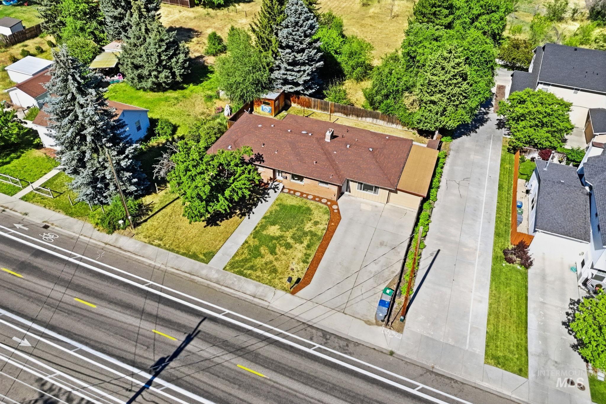 275 S Latah St, Boise, Idaho 83705, 3 Bedrooms, 2.5 Bathrooms, Residential For Sale, Price $599,900,MLS 98990825