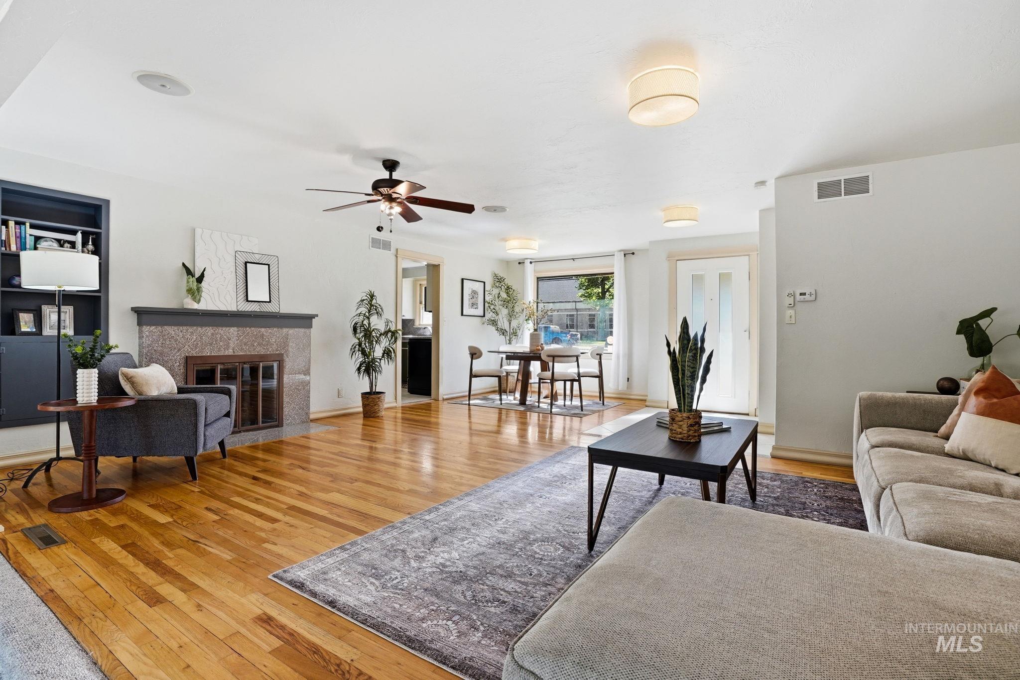 275 S Latah St, Boise, Idaho 83705, 3 Bedrooms, 2.5 Bathrooms, Residential For Sale, Price $599,900,MLS 98990825