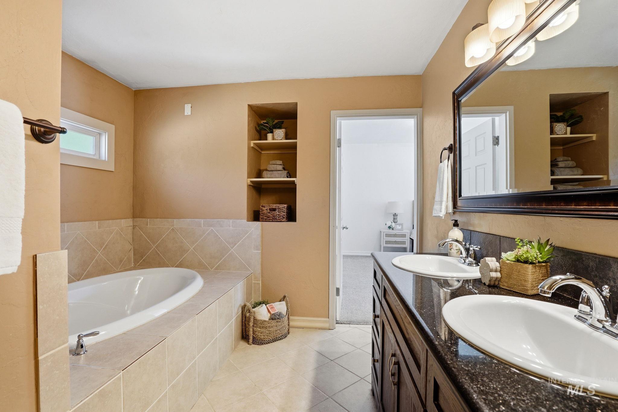 275 S Latah St, Boise, Idaho 83705, 3 Bedrooms, 2.5 Bathrooms, Residential For Sale, Price $599,900,MLS 98990825
