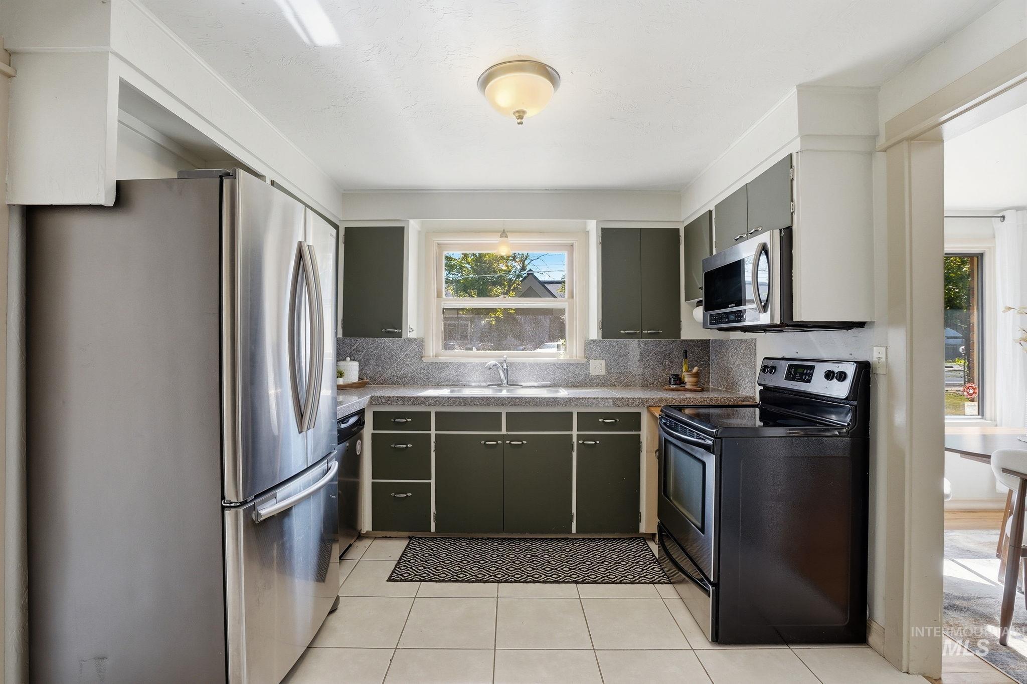 275 S Latah St, Boise, Idaho 83705, 3 Bedrooms, 2.5 Bathrooms, Residential For Sale, Price $599,900,MLS 98990825