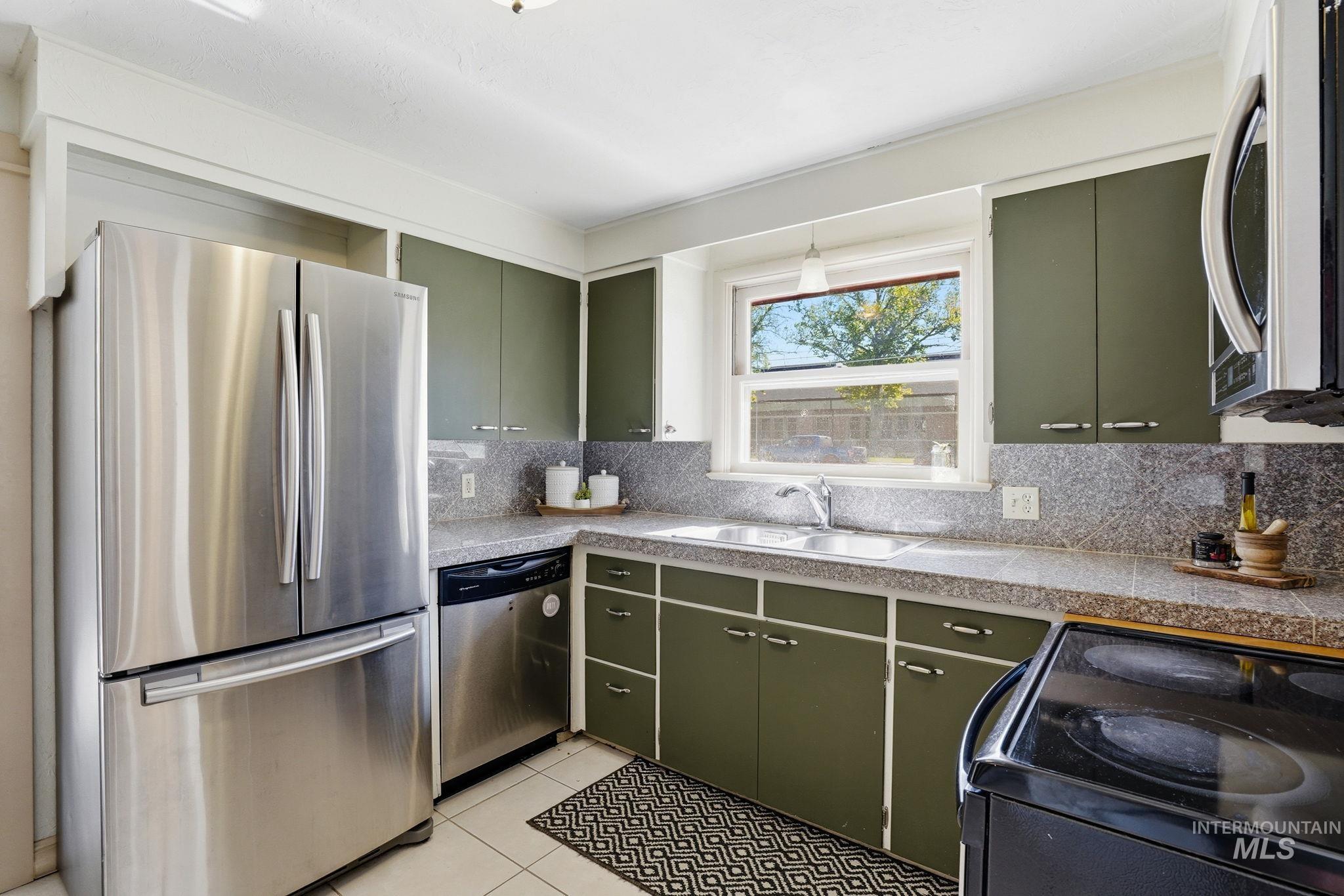275 S Latah St, Boise, Idaho 83705, 3 Bedrooms, 2.5 Bathrooms, Residential For Sale, Price $599,900,MLS 98990825