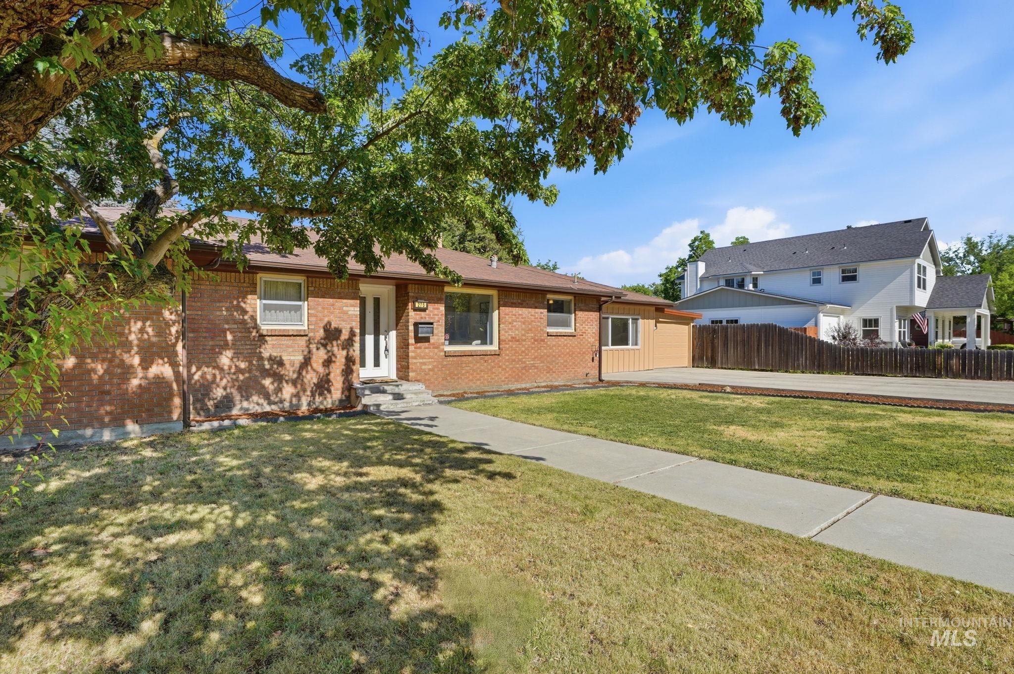 275 S Latah St, Boise, Idaho 83705, 3 Bedrooms, 2.5 Bathrooms, Residential For Sale, Price $599,900,MLS 98990825