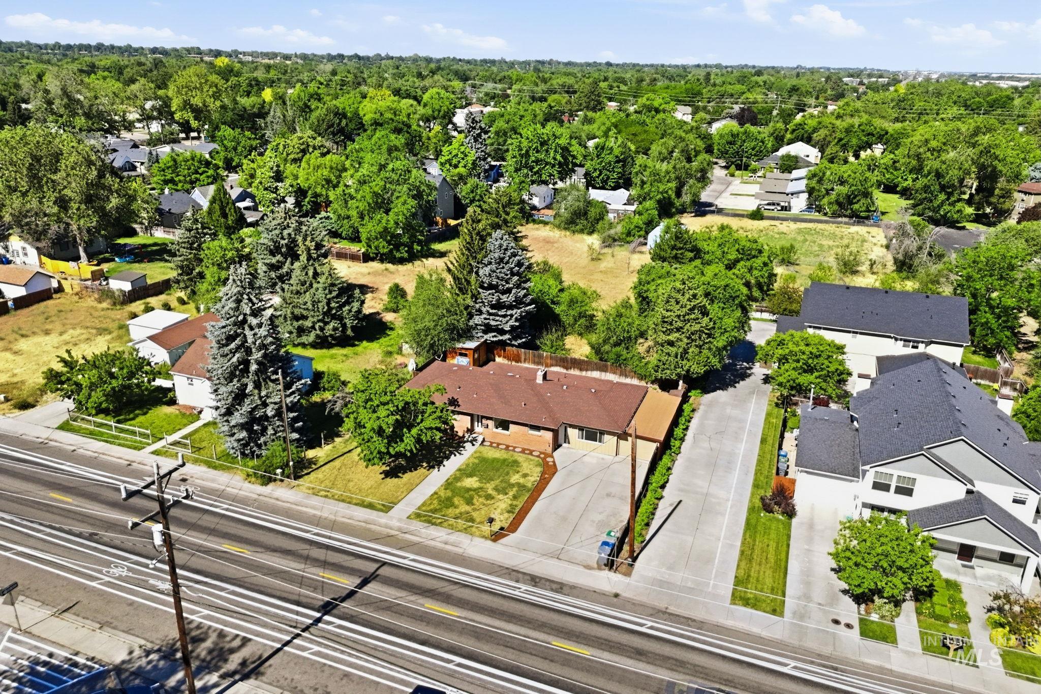 275 S Latah St, Boise, Idaho 83705, 3 Bedrooms, 2.5 Bathrooms, Residential For Sale, Price $599,900,MLS 98990825