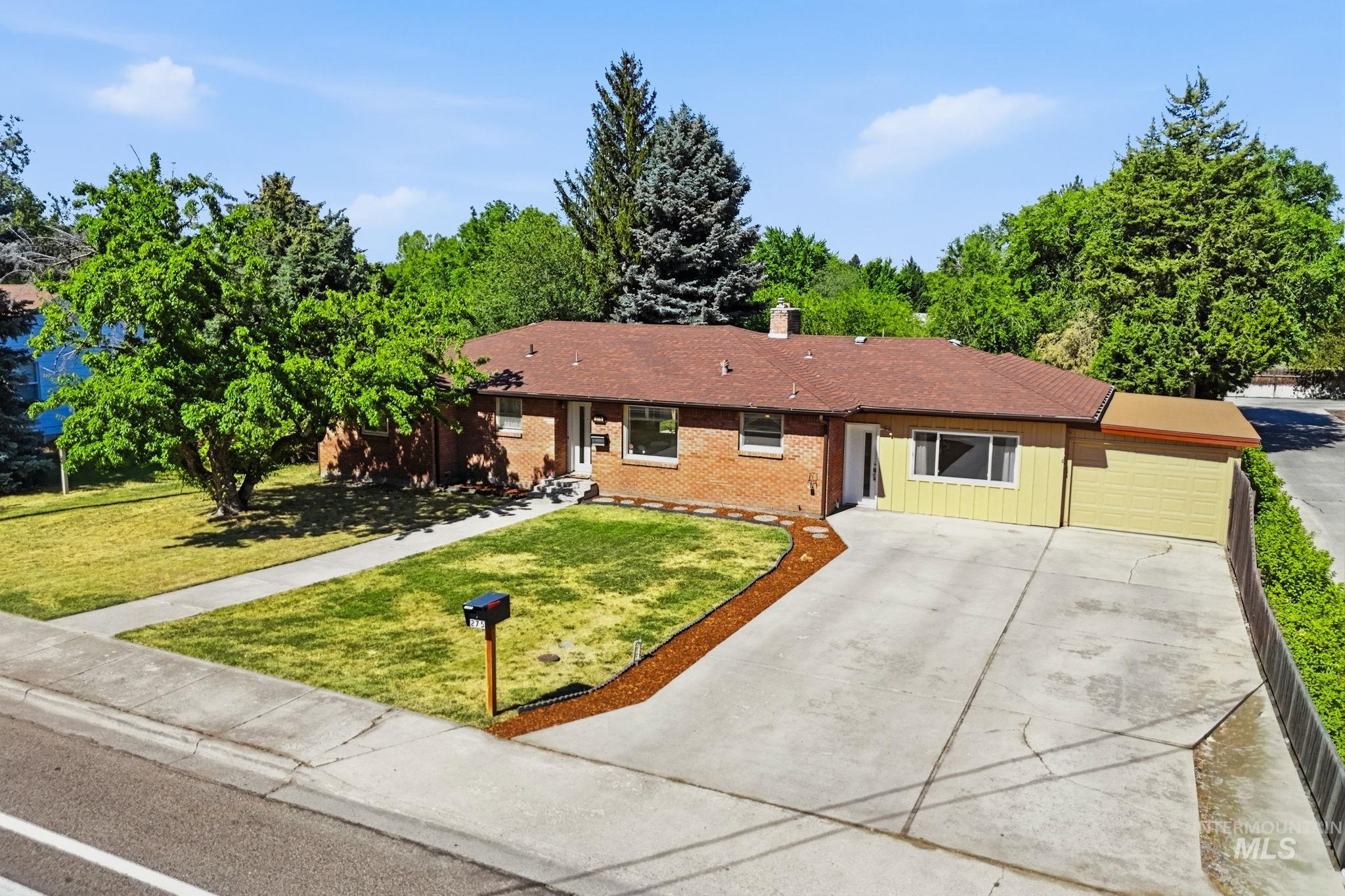 275 S Latah St, Boise, Idaho 83705, 3 Bedrooms, 2.5 Bathrooms, Residential For Sale, Price $599,900,MLS 98990825