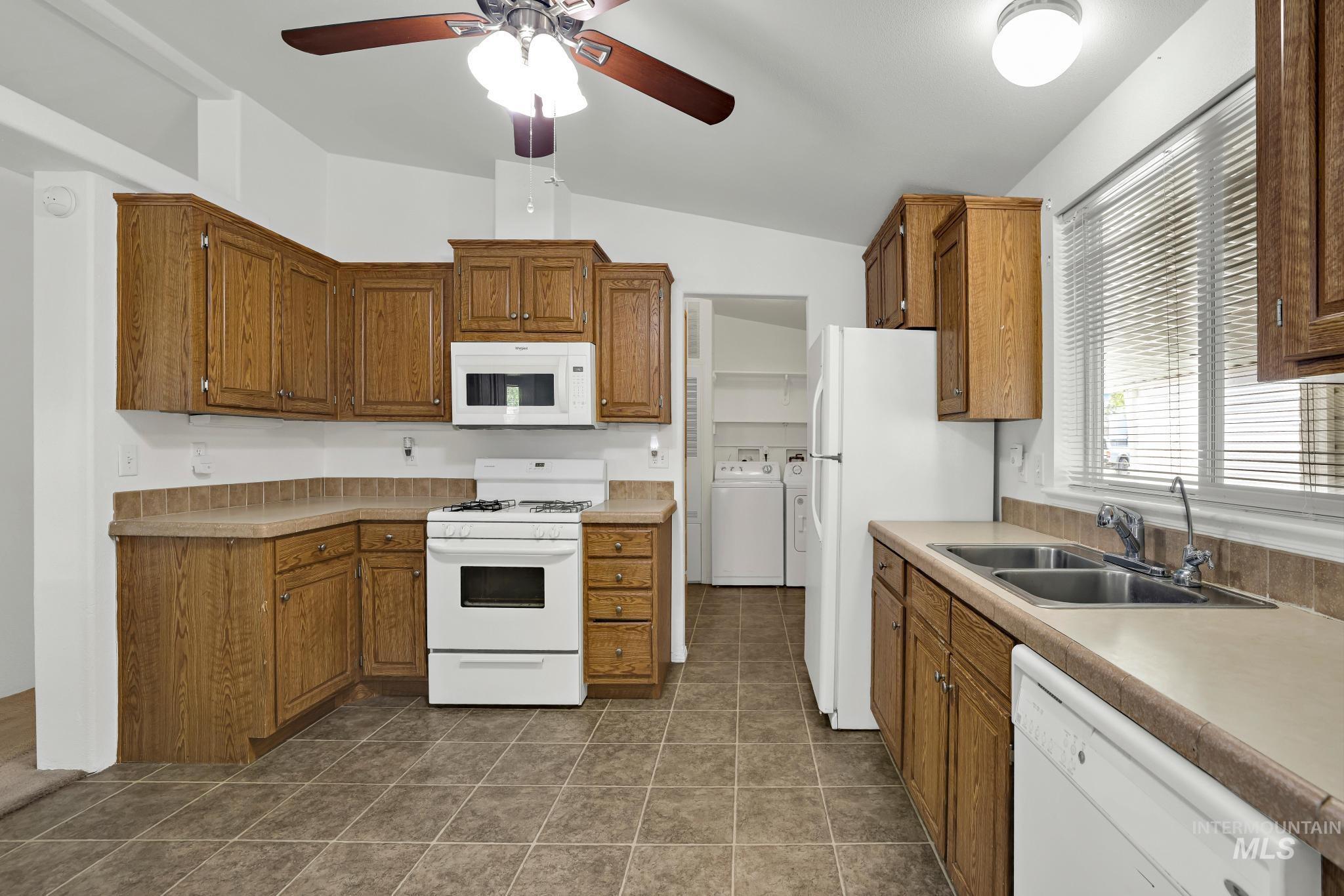 1625 Maple St, Buhl, Idaho 83316, 3 Bedrooms, 2 Bathrooms, Residential For Sale, Price $124,900,MLS 98990826