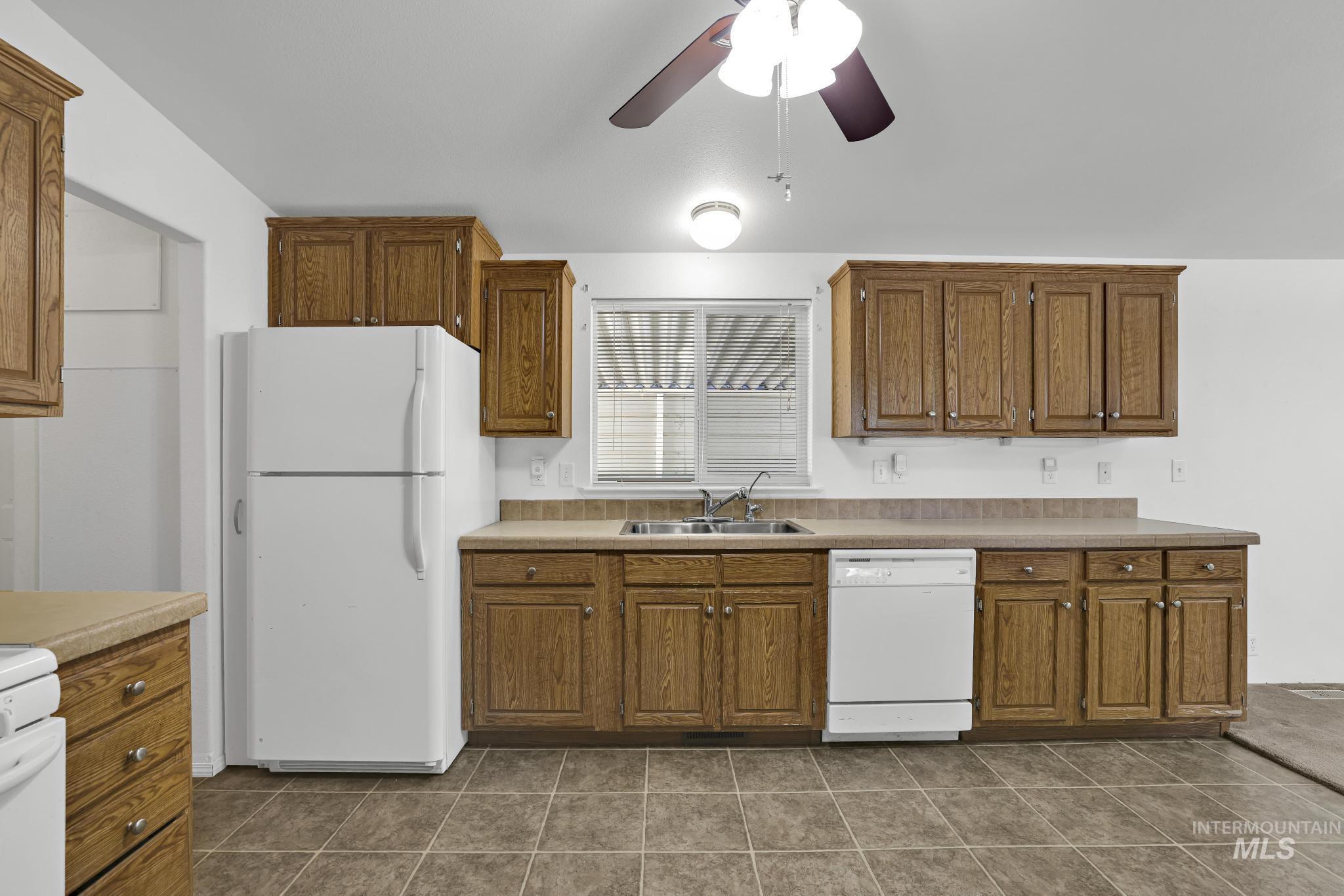 1625 Maple St, Buhl, Idaho 83316, 3 Bedrooms, 2 Bathrooms, Residential For Sale, Price $124,900,MLS 98990826