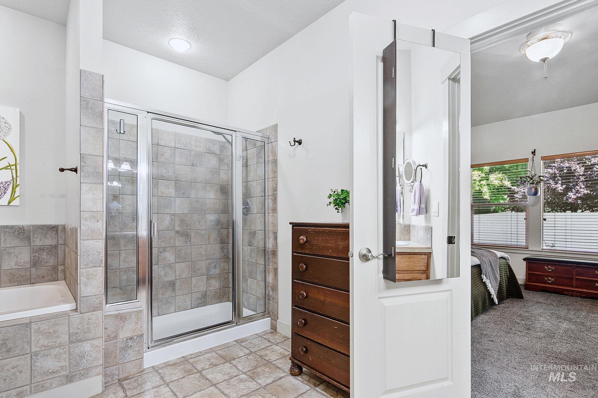 5264 N Schumann Ave., Meridian, Idaho 83646, 4 Bedrooms, 3 Bathrooms, Residential For Sale, Price $630,000,MLS 98990832