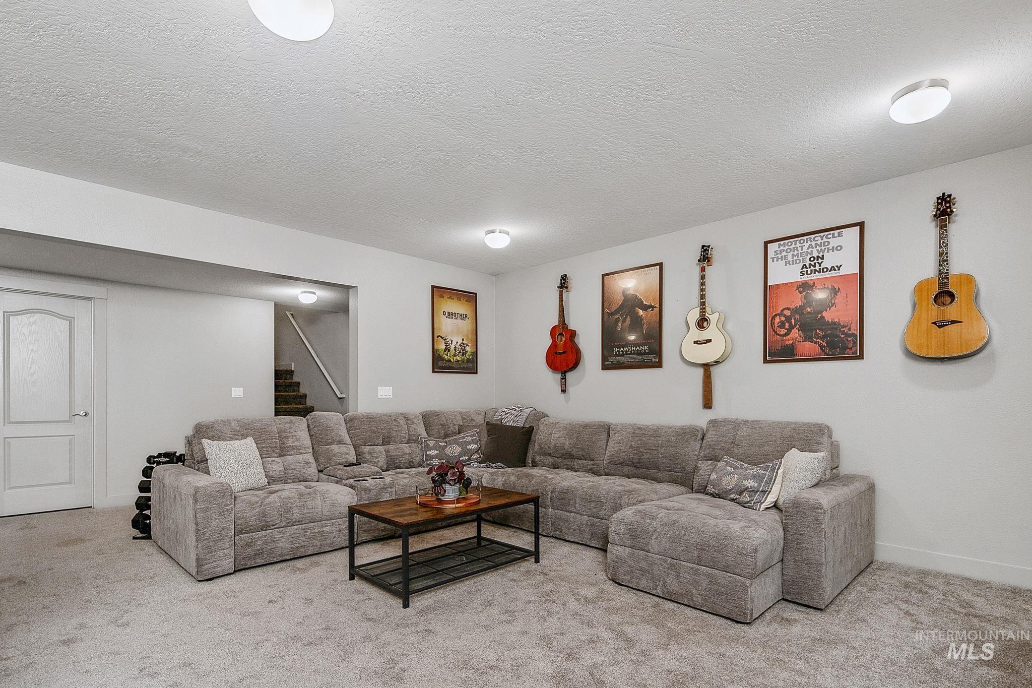 5264 N Schumann Ave., Meridian, Idaho 83646, 4 Bedrooms, 3 Bathrooms, Residential For Sale, Price $630,000,MLS 98990832