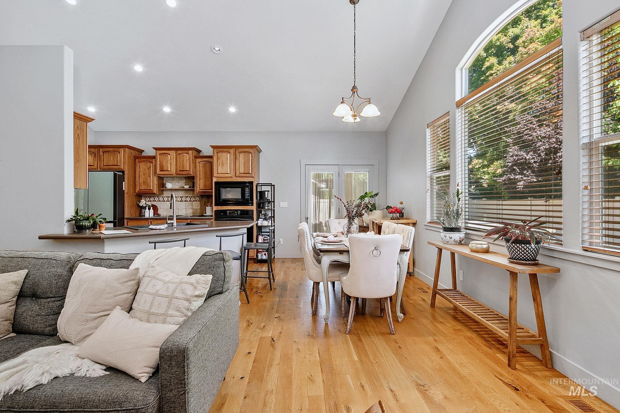 5264 N Schumann Ave., Meridian, Idaho 83646, 4 Bedrooms, 3 Bathrooms, Residential For Sale, Price $630,000,MLS 98990832