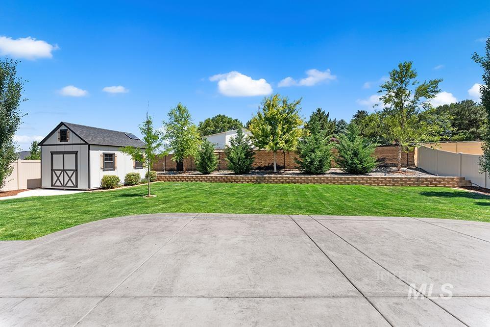2324 S Grand Fork Ln, Meridian, Idaho 83642, 5 Bedrooms, 3 Bathrooms, Residential For Sale, Price $749,900,MLS 98990833