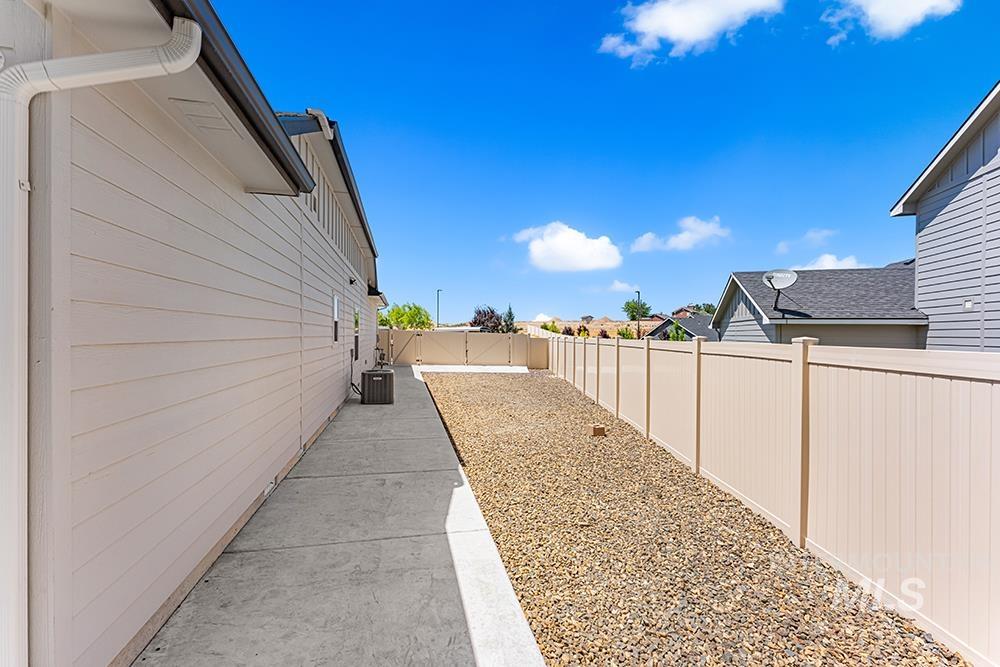 2324 S Grand Fork Ln, Meridian, Idaho 83642, 5 Bedrooms, 3 Bathrooms, Residential For Sale, Price $749,900,MLS 98990833