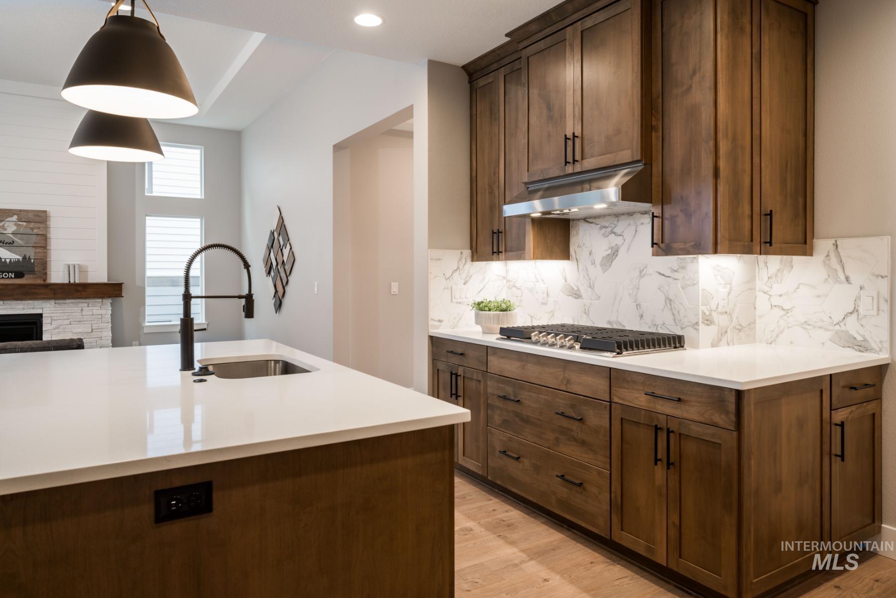 6070 N Artic Fox, Meridian, Idaho 83646, 3 Bedrooms, 2 Bathrooms, Residential For Sale, Price $616,000,MLS 98990838