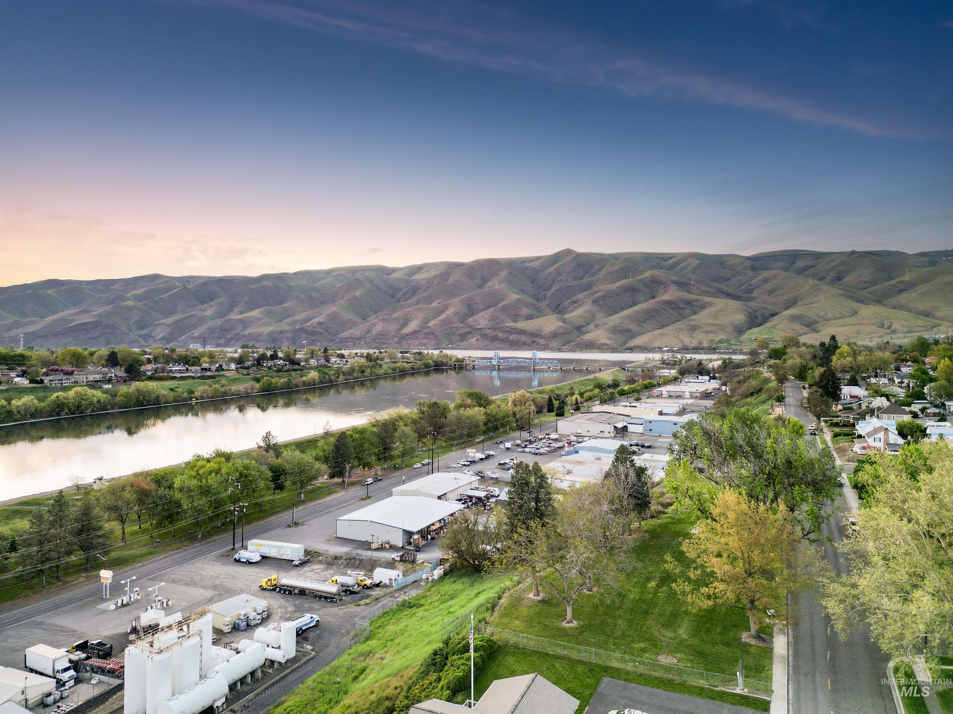 811 Prospect Ave, Lewiston, Idaho 83501, 3 Bedrooms, 2 Bathrooms, Residential For Sale, Price $495,000,MLS 98990841