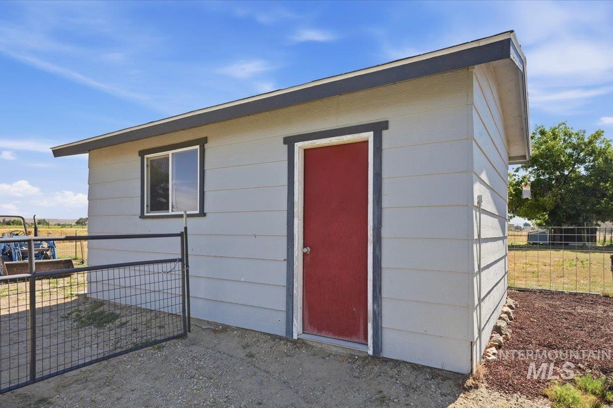 6850 W Black Canyon Hwy, Emmett, Idaho 83617, 4 Bedrooms, 2.5 Bathrooms, Residential For Sale, Price $649,900,MLS 98990842