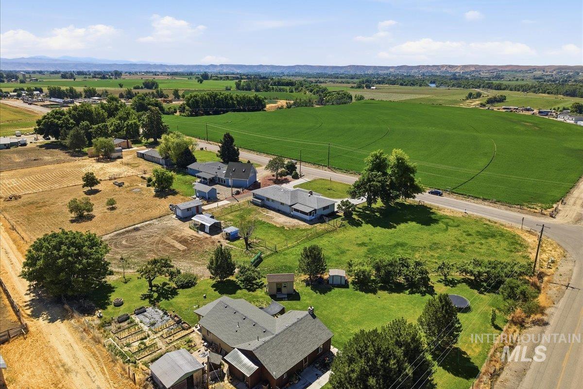 6850 W Black Canyon Hwy, Emmett, Idaho 83617, 4 Bedrooms, 2.5 Bathrooms, Residential For Sale, Price $649,900,MLS 98990842