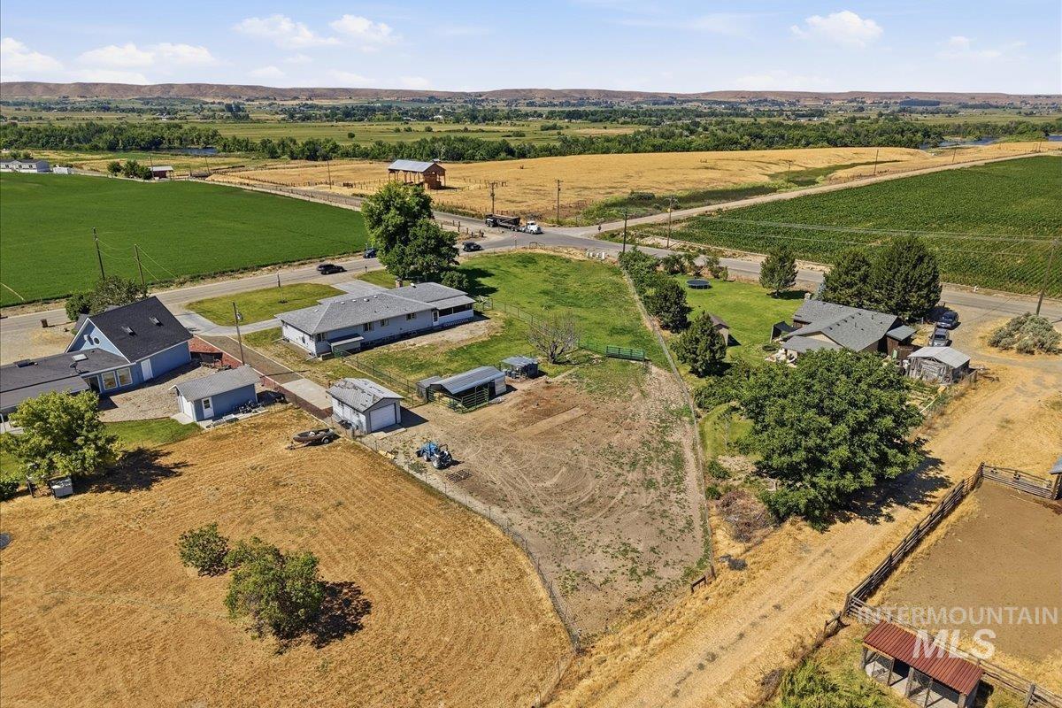 6850 W Black Canyon Hwy, Emmett, Idaho 83617, 4 Bedrooms, 2.5 Bathrooms, Residential For Sale, Price $649,900,MLS 98990842