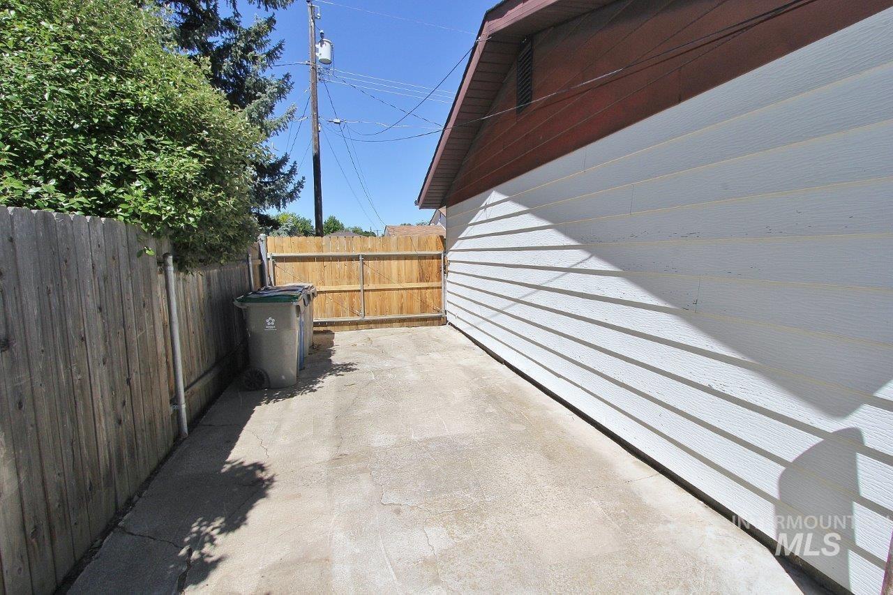 2114 Fry St, Boise, Idaho 83704, 3 Bedrooms, 1 Bathroom, Residential For Sale, Price $349,900,MLS 98990847