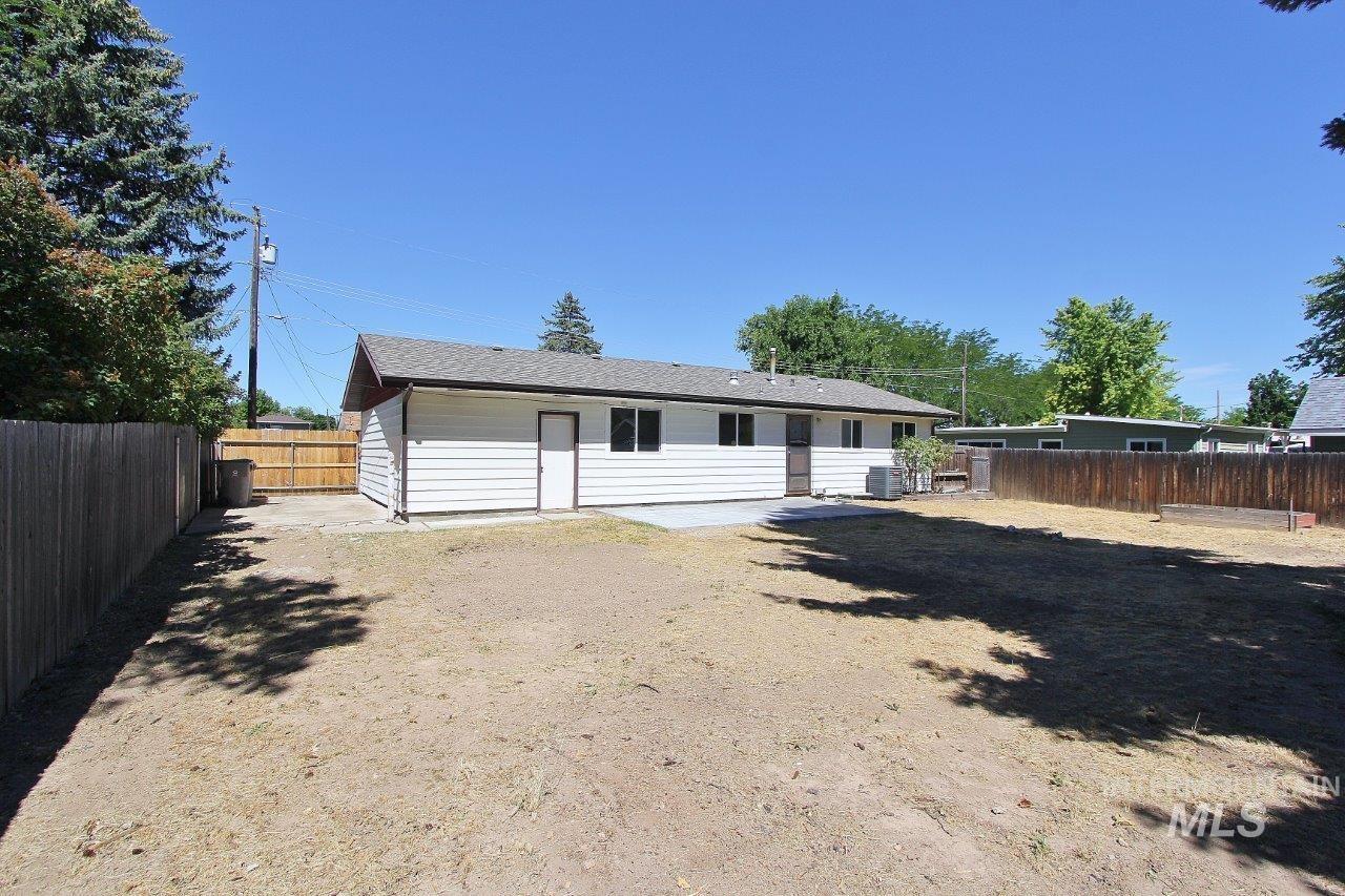 2114 Fry St, Boise, Idaho 83704, 3 Bedrooms, 1 Bathroom, Residential For Sale, Price $349,900,MLS 98990847