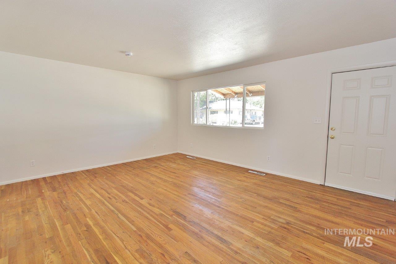 2114 Fry St, Boise, Idaho 83704, 3 Bedrooms, 1 Bathroom, Residential For Sale, Price $349,900,MLS 98990847