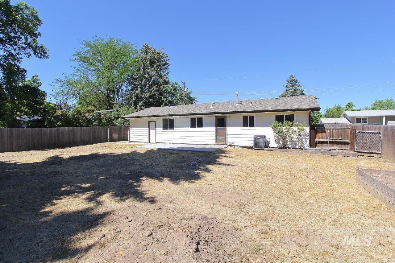 2114 Fry St, Boise, Idaho 83704, 3 Bedrooms, 1 Bathroom, Residential For Sale, Price $349,900,MLS 98990847