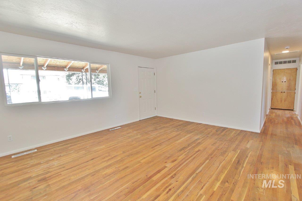 2114 Fry St, Boise, Idaho 83704, 3 Bedrooms, 1 Bathroom, Residential For Sale, Price $349,900,MLS 98990847