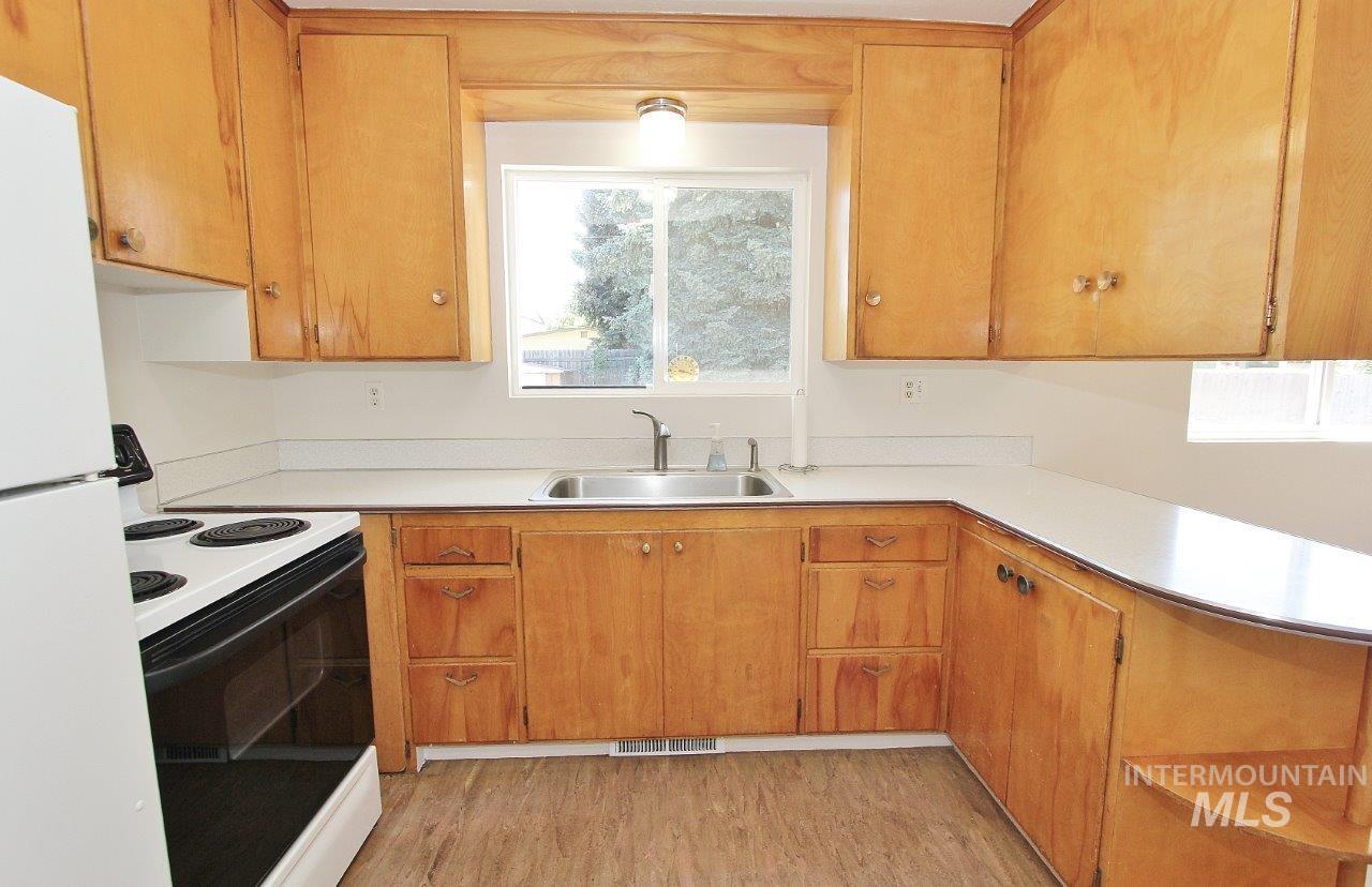 2114 Fry St, Boise, Idaho 83704, 3 Bedrooms, 1 Bathroom, Residential For Sale, Price $349,900,MLS 98990847