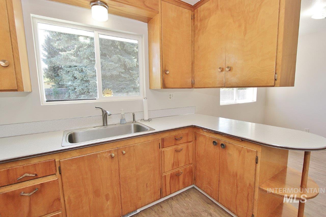 2114 Fry St, Boise, Idaho 83704, 3 Bedrooms, 1 Bathroom, Residential For Sale, Price $349,900,MLS 98990847
