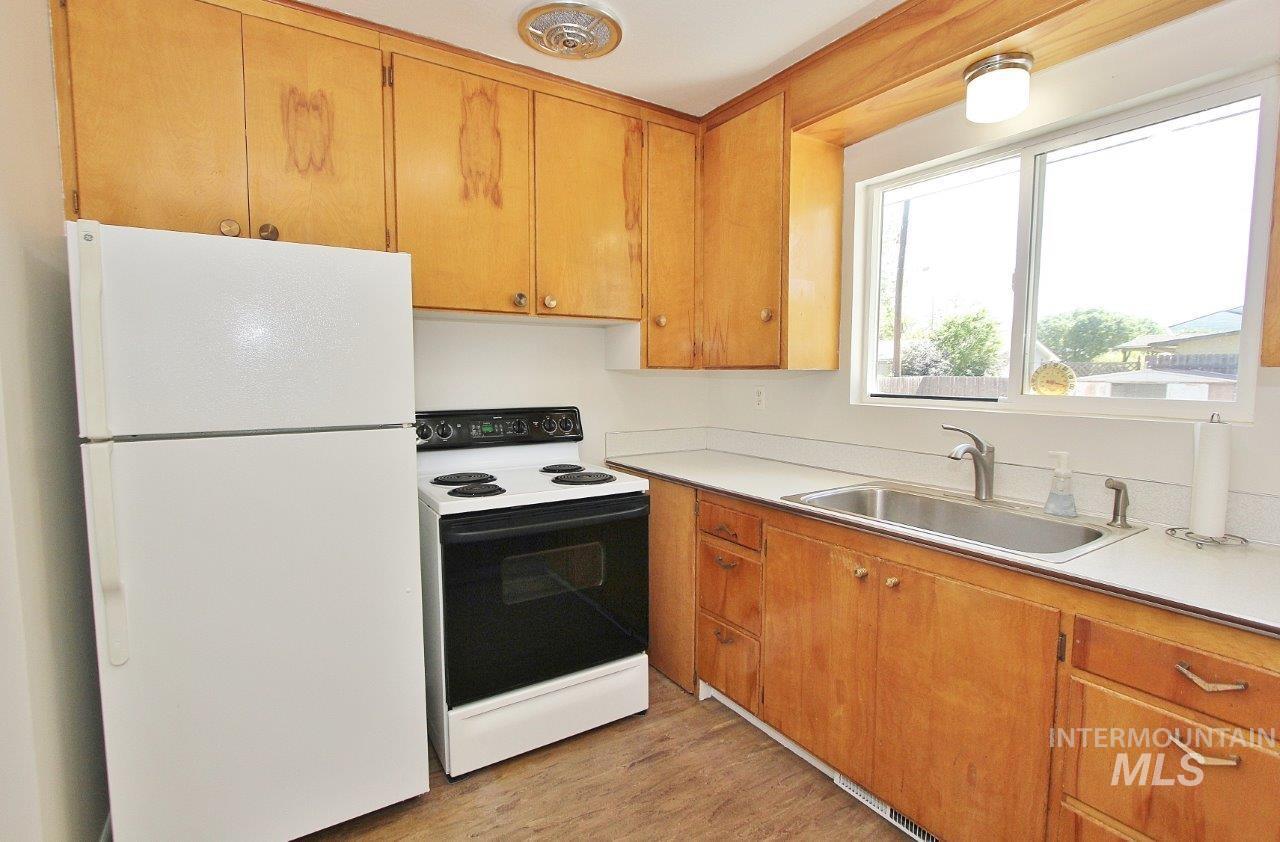 2114 Fry St, Boise, Idaho 83704, 3 Bedrooms, 1 Bathroom, Residential For Sale, Price $349,900,MLS 98990847