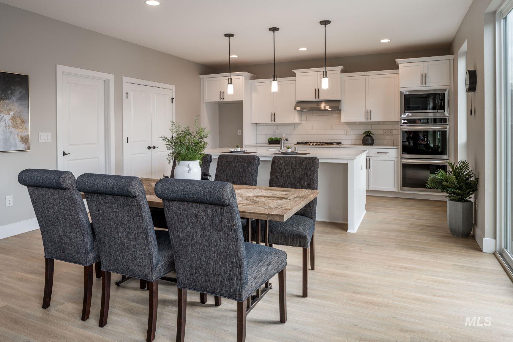 6100 N Arctic Fox, Meridian, Idaho 83646, 4 Bedrooms, 3.5 Bathrooms, Residential For Sale, Price $715,500,MLS 98990848