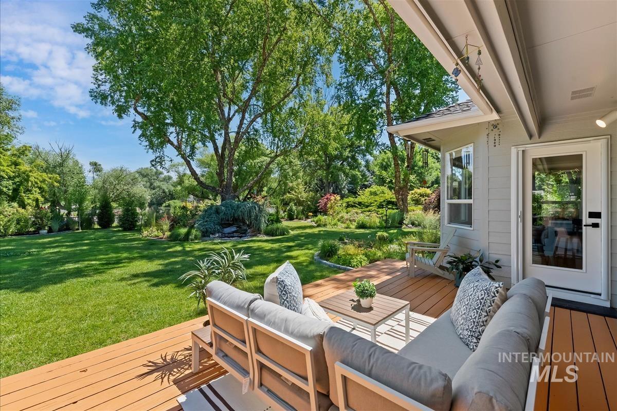 5176 N Blackbird Way, Garden City, Idaho 83714, 4 Bedrooms, 2.5 Bathrooms, Residential For Sale, Price $829,000,MLS 98990850
