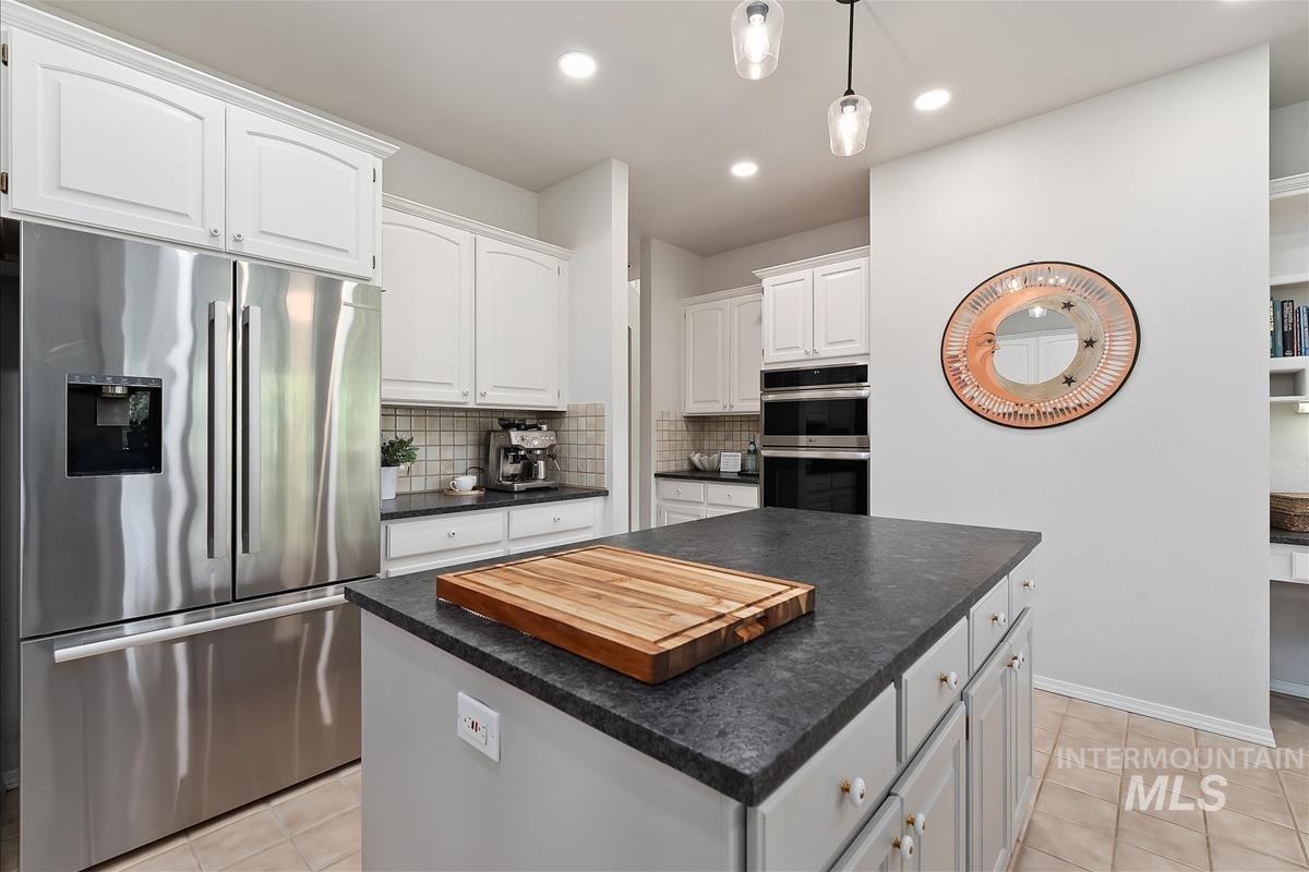 5176 N Blackbird Way, Garden City, Idaho 83714, 4 Bedrooms, 2.5 Bathrooms, Residential For Sale, Price $829,000,MLS 98990850