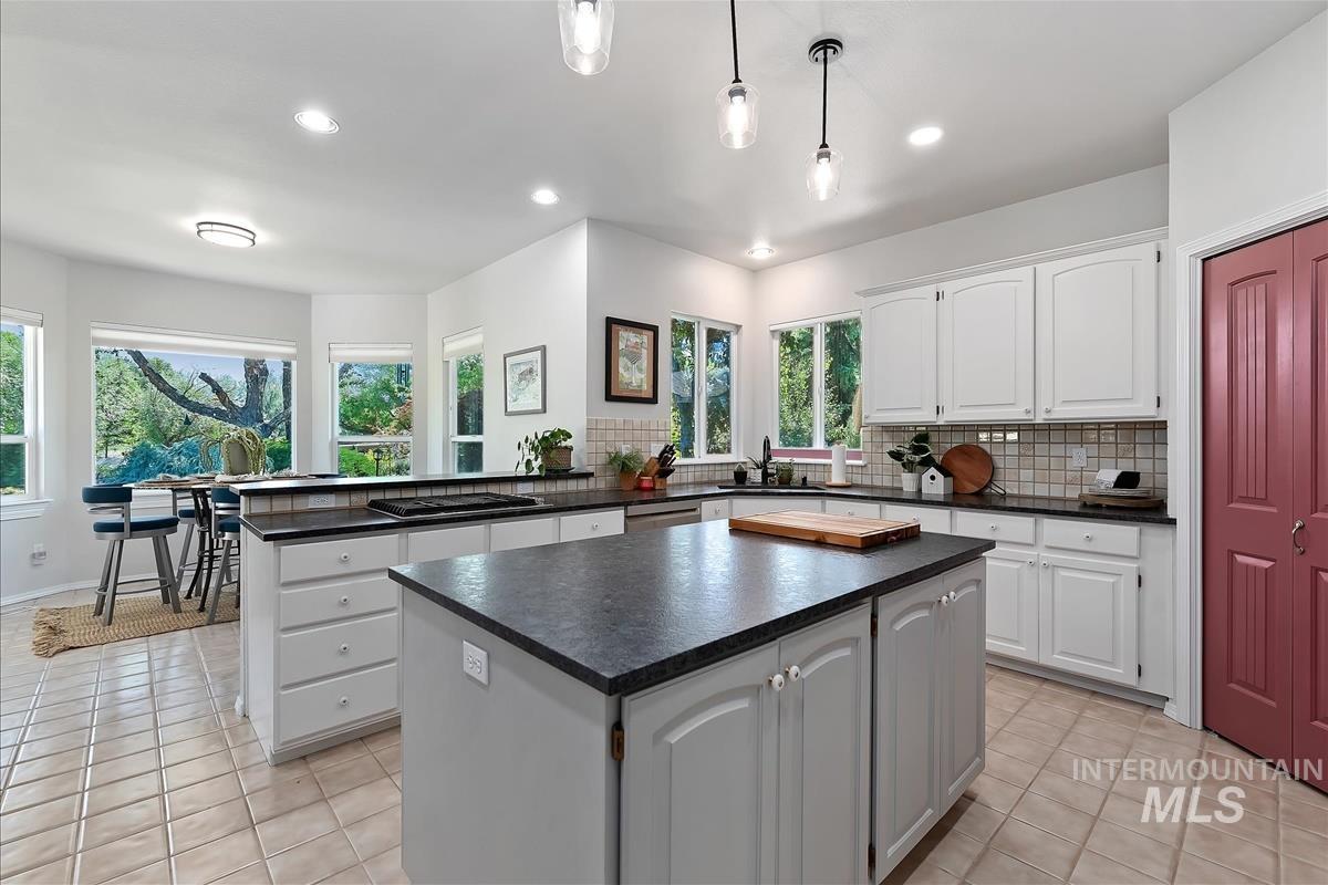 5176 N Blackbird Way, Garden City, Idaho 83714, 4 Bedrooms, 2.5 Bathrooms, Residential For Sale, Price $829,000,MLS 98990850