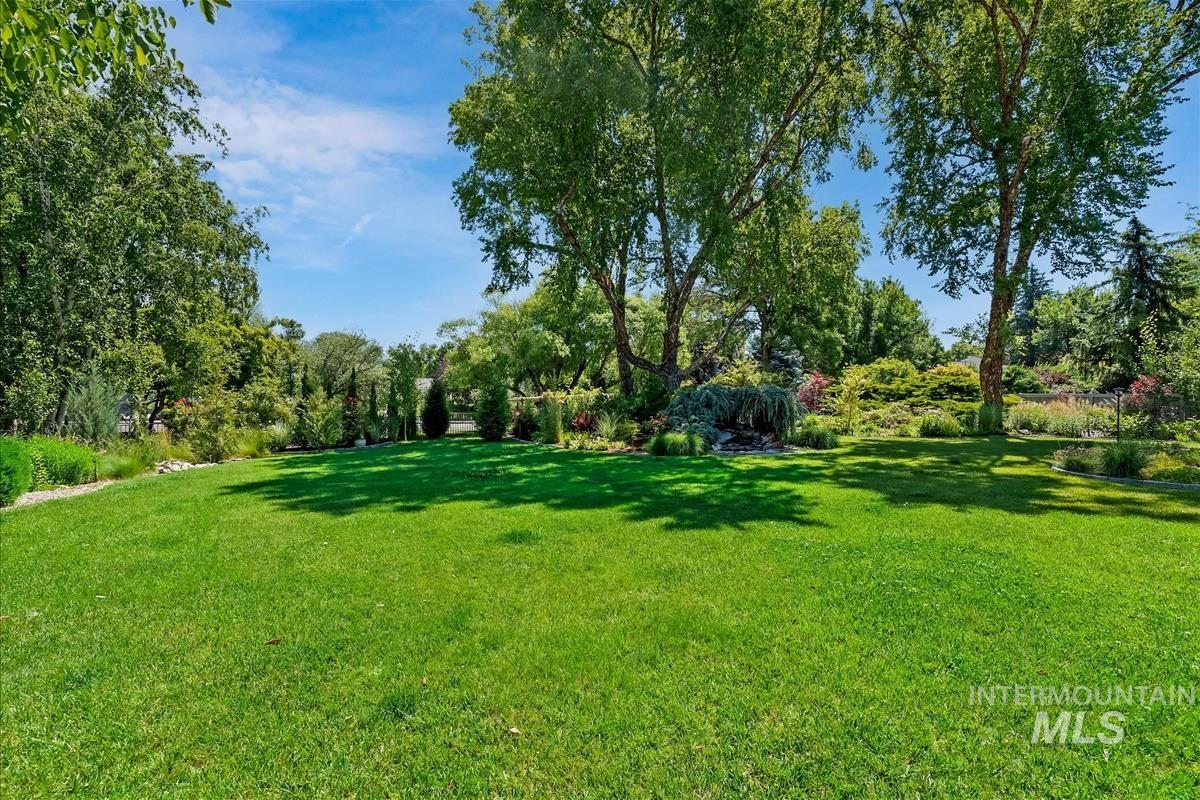 5176 N Blackbird Way, Garden City, Idaho 83714, 4 Bedrooms, 2.5 Bathrooms, Residential For Sale, Price $829,000,MLS 98990850