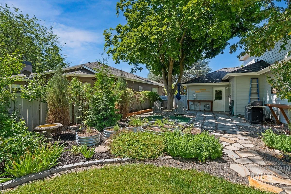 5176 N Blackbird Way, Garden City, Idaho 83714, 4 Bedrooms, 2.5 Bathrooms, Residential For Sale, Price $829,000,MLS 98990850