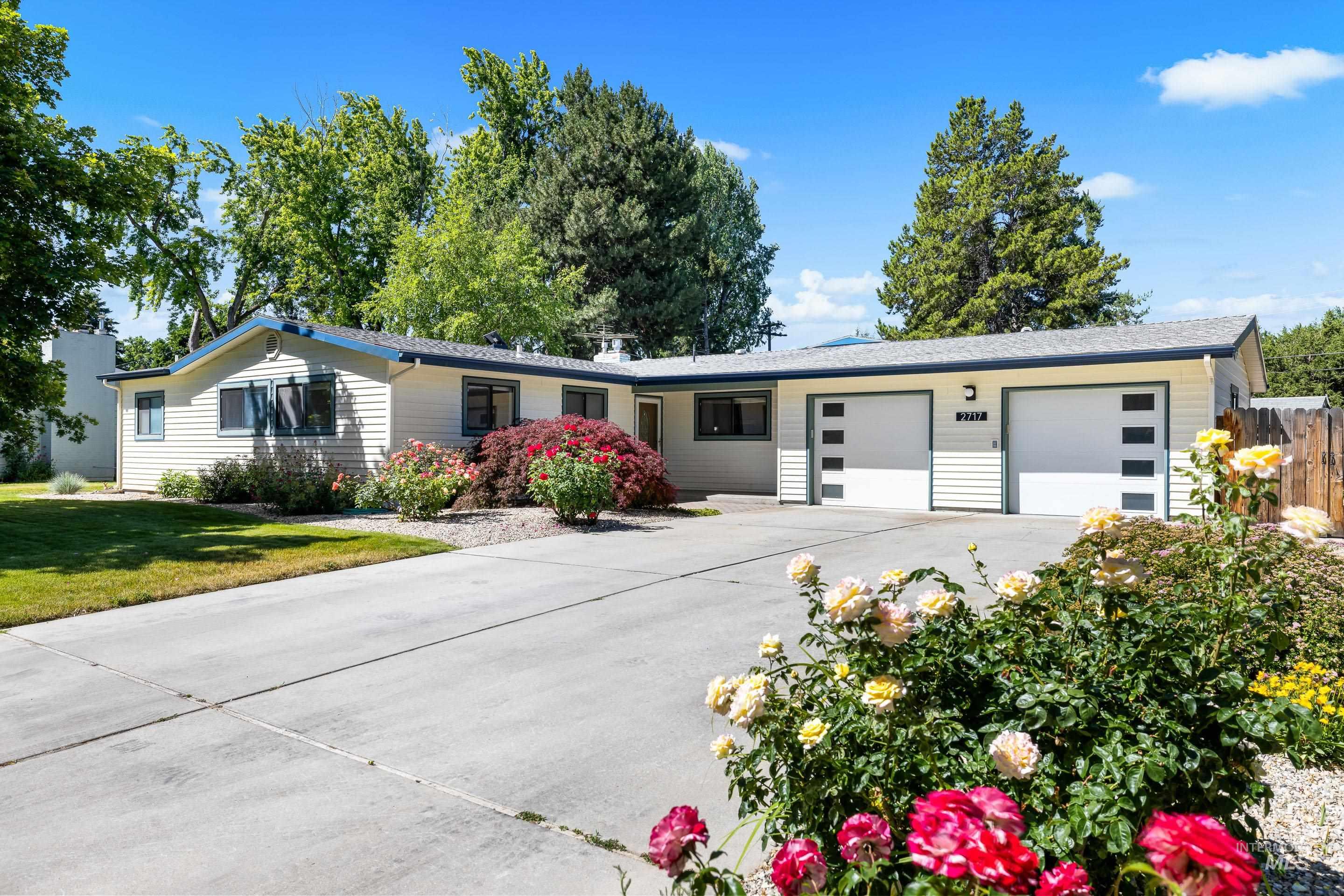 2717 N Alamo Rd, Boise, Idaho 83704, 3 Bedrooms, 3 Bathrooms, Residential For Sale, Price $587,000,MLS 98990851
