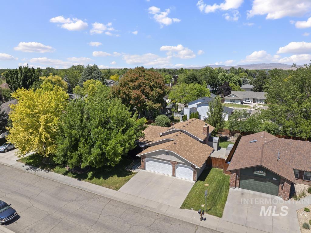9836 W Alliance Dr., Boise, Idaho 83704, 3 Bedrooms, 3 Bathrooms, Residential For Sale, Price $525,000,MLS 98990853