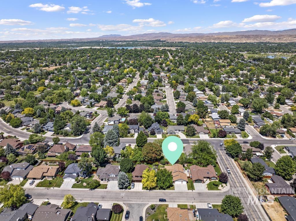 9836 W Alliance Dr., Boise, Idaho 83704, 3 Bedrooms, 3 Bathrooms, Residential For Sale, Price $525,000,MLS 98990853