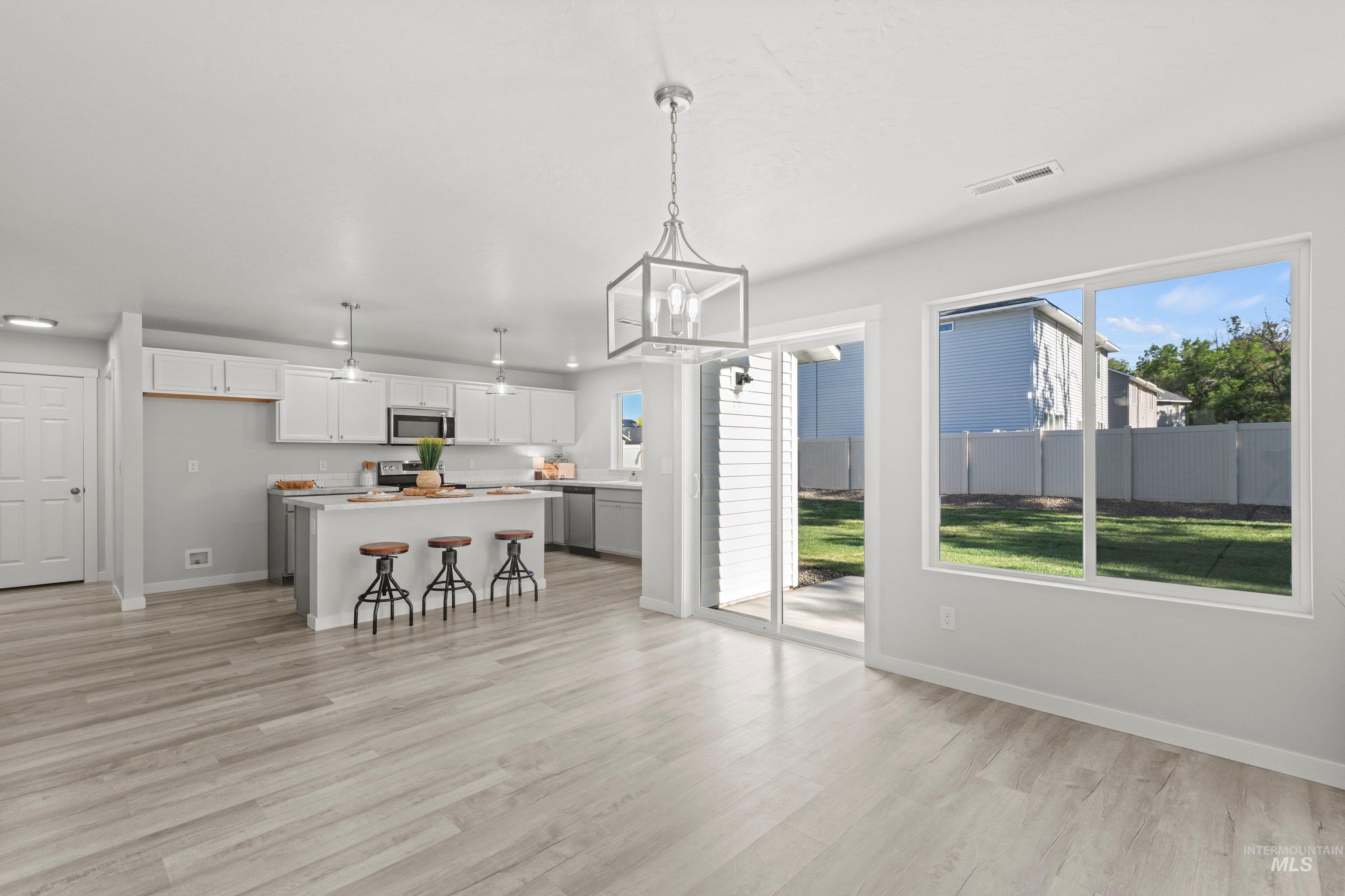 678 S Queens Dr, Nampa, Idaho 83687, 5 Bedrooms, 2.5 Bathrooms, Residential For Sale, Price $494,900,MLS 98990854